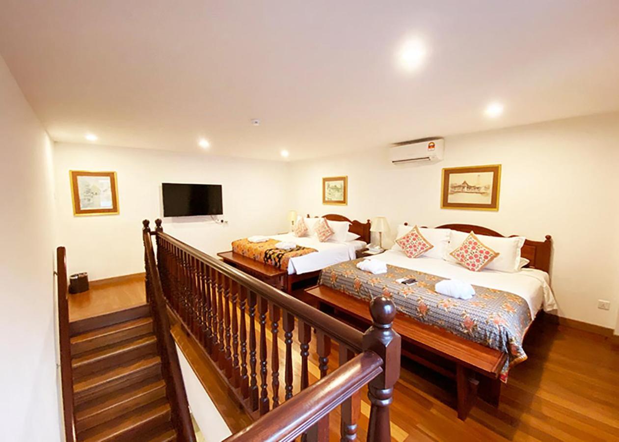 Heeren Straits Hotel 4*