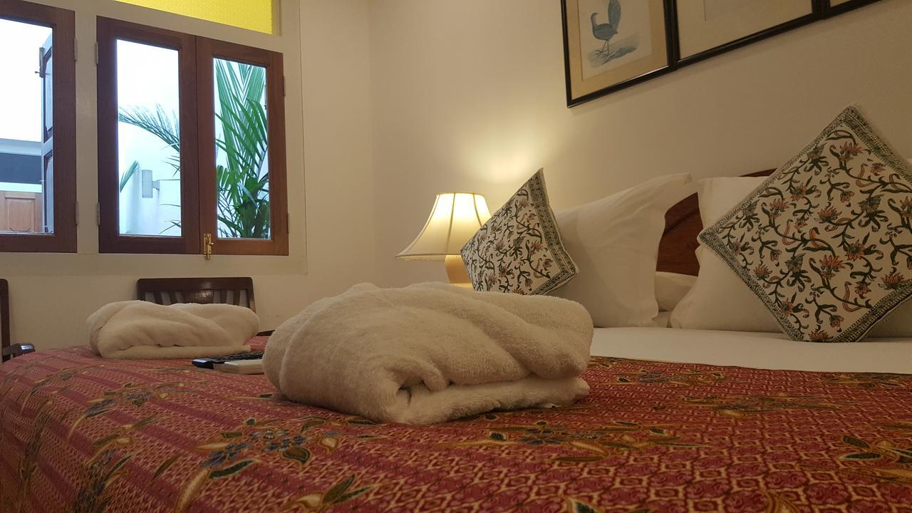 Hotel Heeren Straits 4*