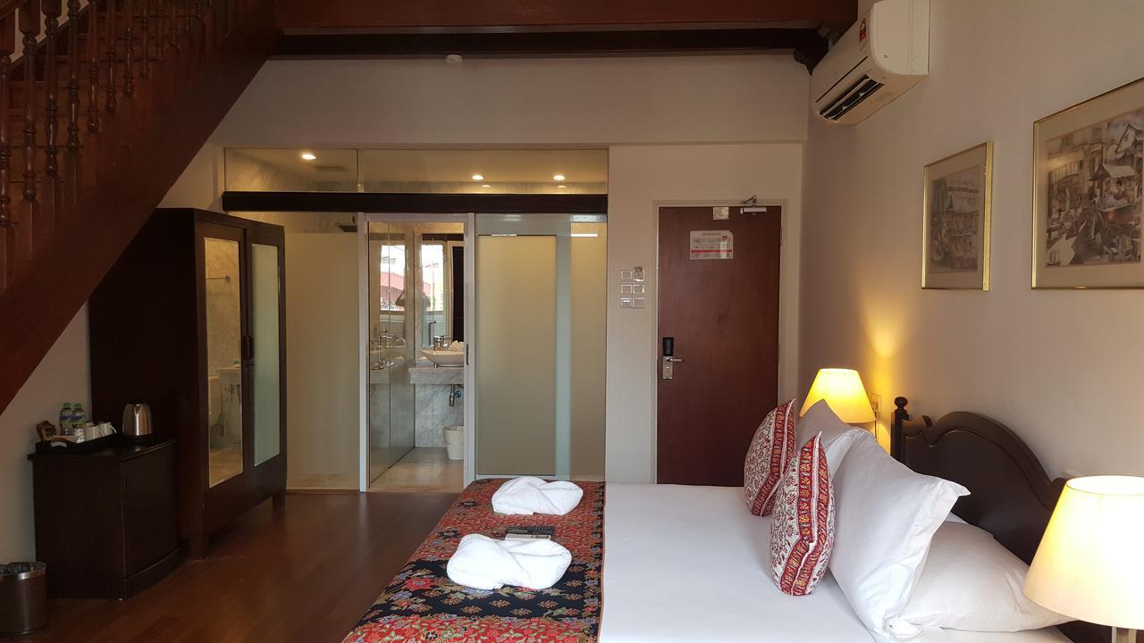 Heeren Straits Hotel 4*